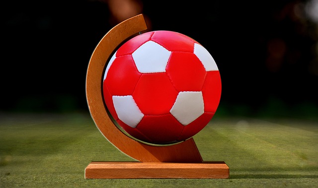 一位年轻却 一位年轻却